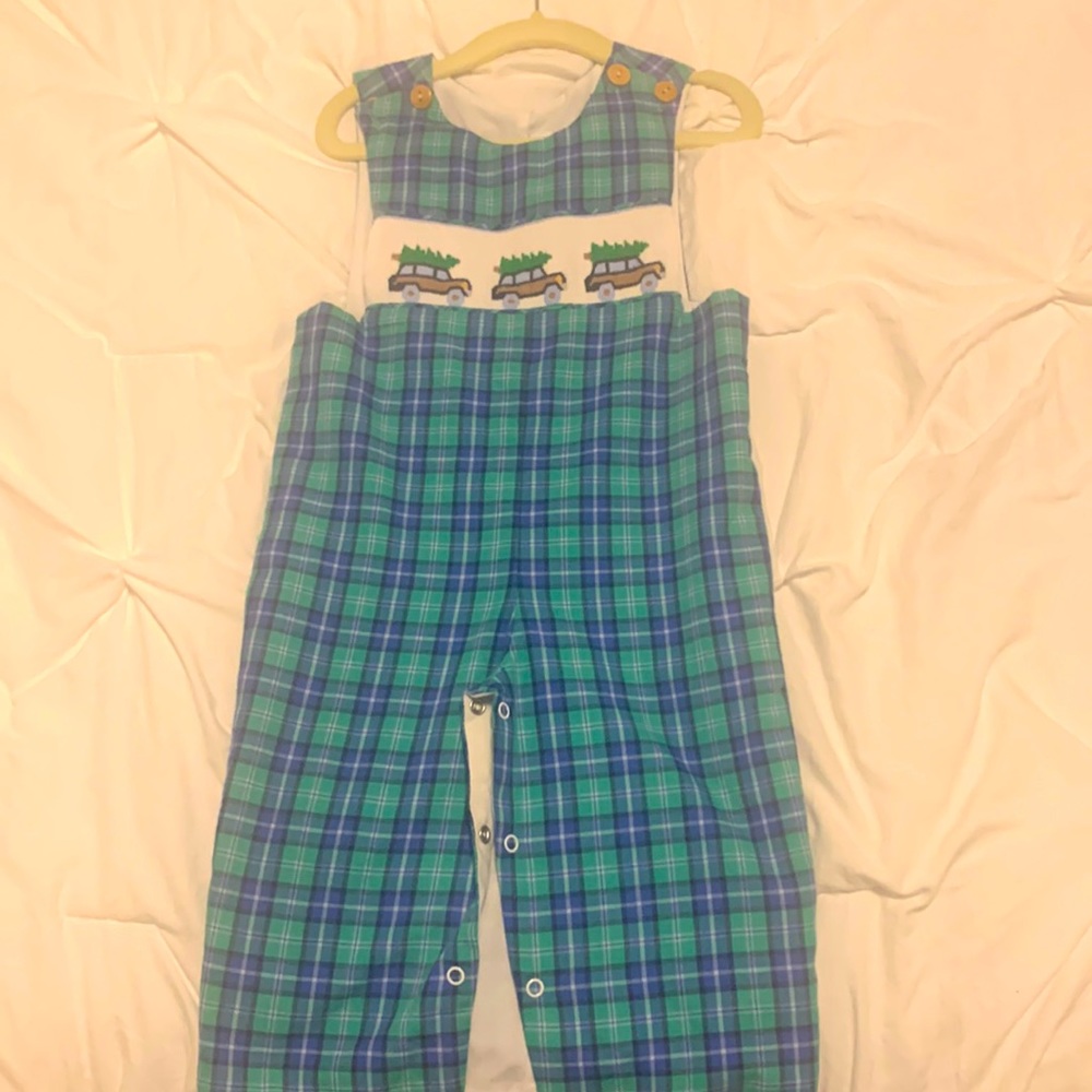 Like new baby boy Christmas jon jon! Only worn once.